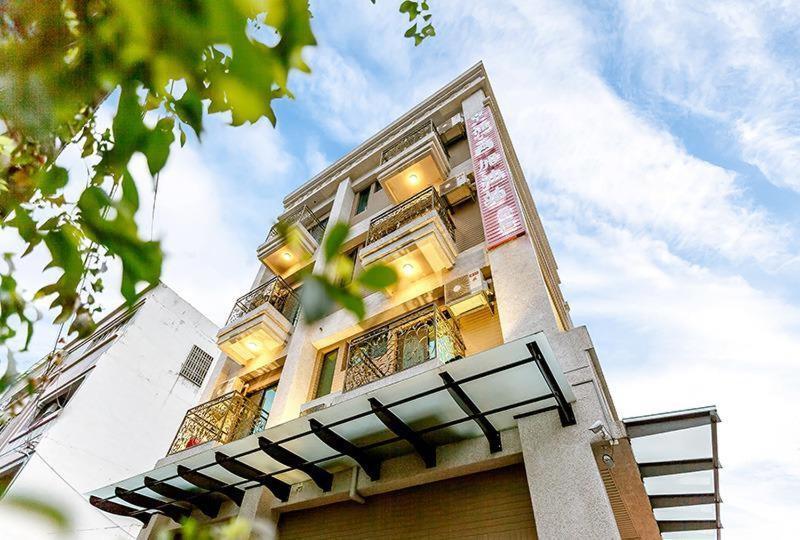 幸福加油站電梯民宿 -近東大門夜市 Hualien Eksteriør bilde